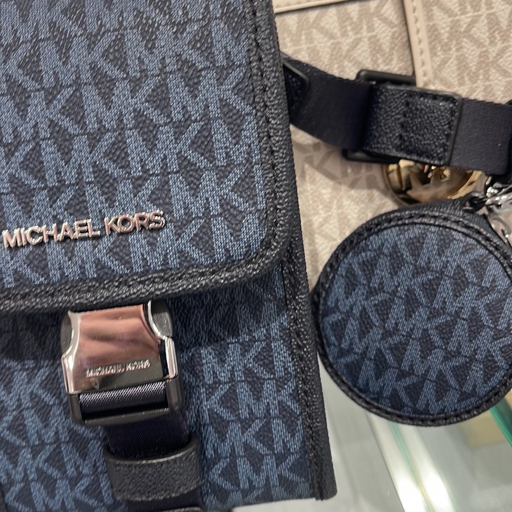 Michael Kors Cooper Slim Phone Crossbody Bag Coin Pouch MK Logo ADMRL/PLBLUE
NWT - Picture 11 of 16